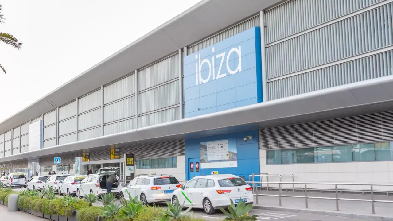 Ibiza Airport Compensation for Flight Delays & Cancellations: Live Updates