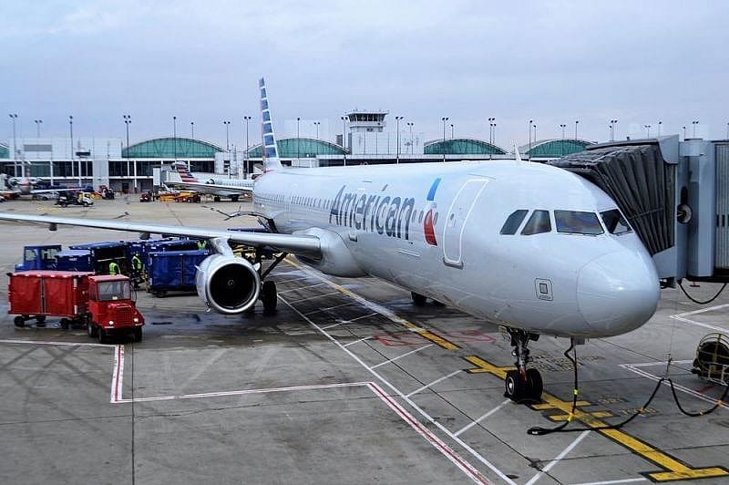 Opóźniony samolot American Airlines w remoncie
