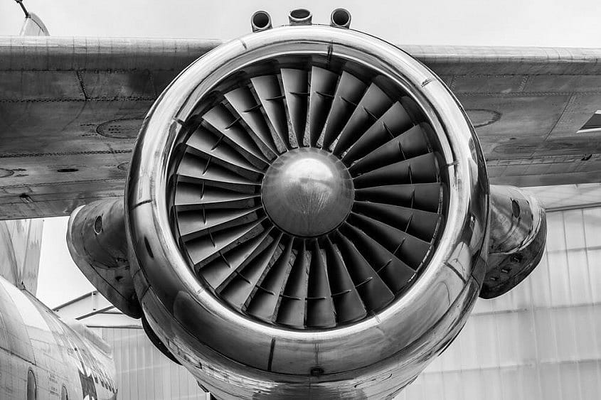 Avion Dan Air pe pista de decolare din cauza unui zbor întârziat