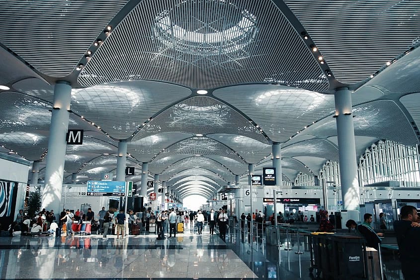 Istanbul Airport flight cancellations and delays