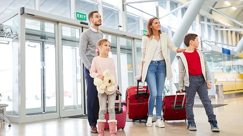 SunExpress-Fahrgäste am Flughafen