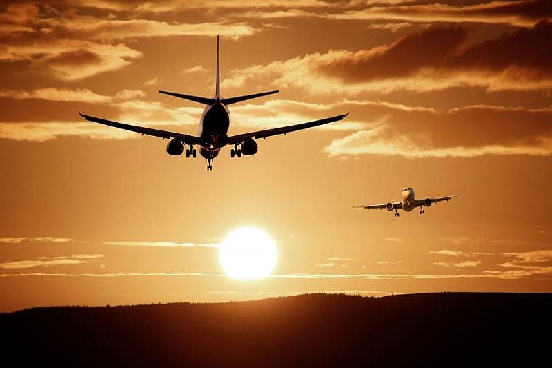 If your flight was delayed, you can get in touch with the AirAdvisor's flight delay claims team