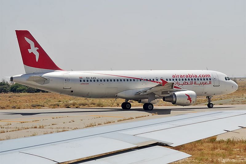 Avión en tierra por cancelar Air Arabia el vuelo