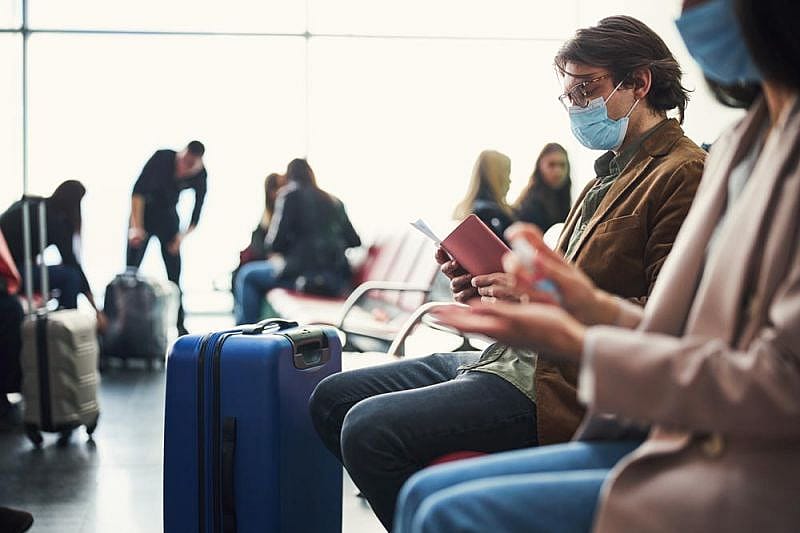 Varios pasajeros esperan en Tenerife por vuelos cancelados