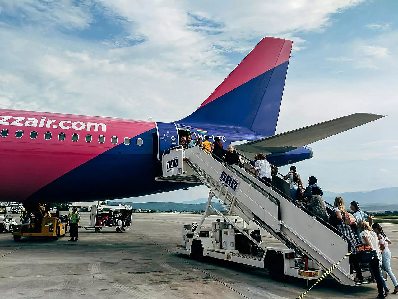 wizzair people boarding