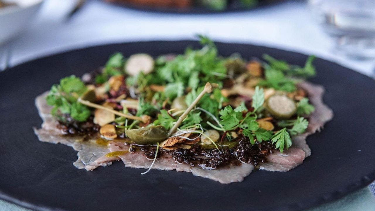 Exploring Culinary Delights: A Guide to Food in Airport Lounges