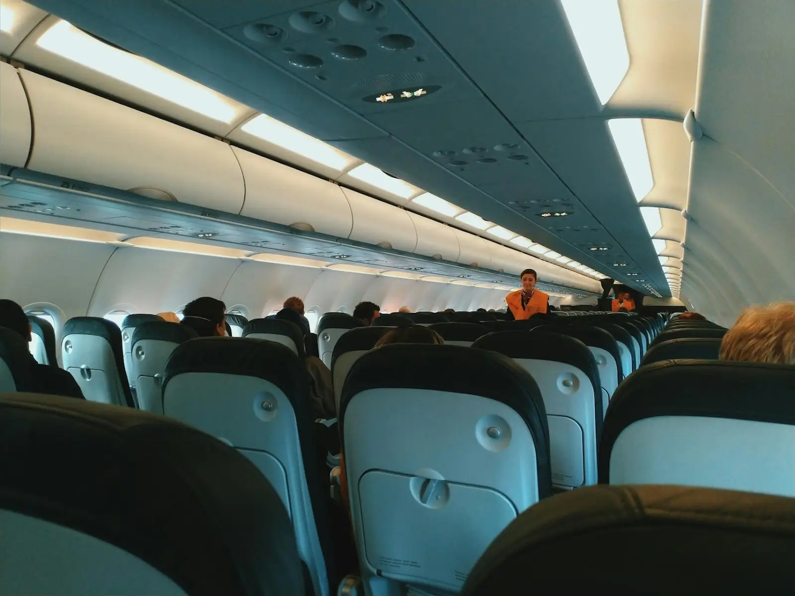 United aircraft cabin with passengers