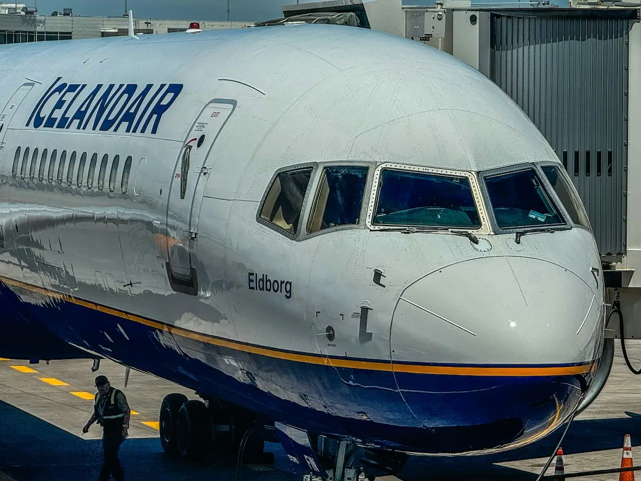 Icelandair Boeing 757-200