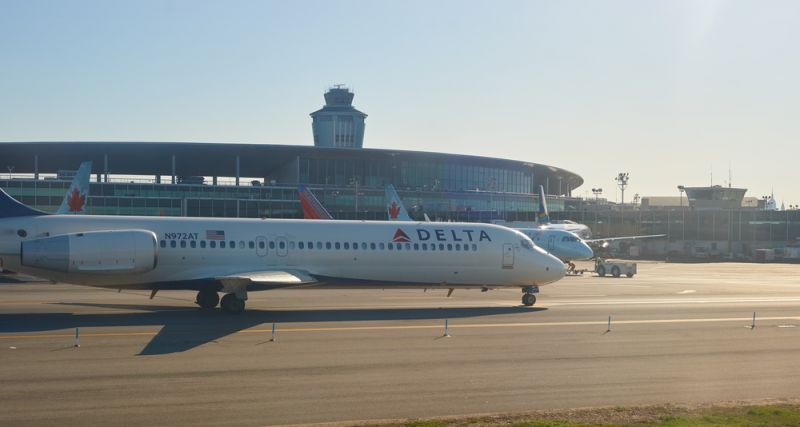 LaGuardia Airport (LGA) - #5 worst airport in America for flight delays