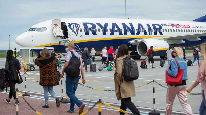 Passagiere steigen in Ryanair