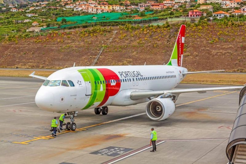 A cancelled TAP Portugal flight on the tarmac