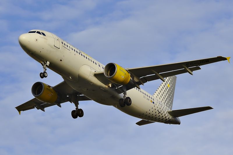 En genrebild över en Vueling Airbus A320-200