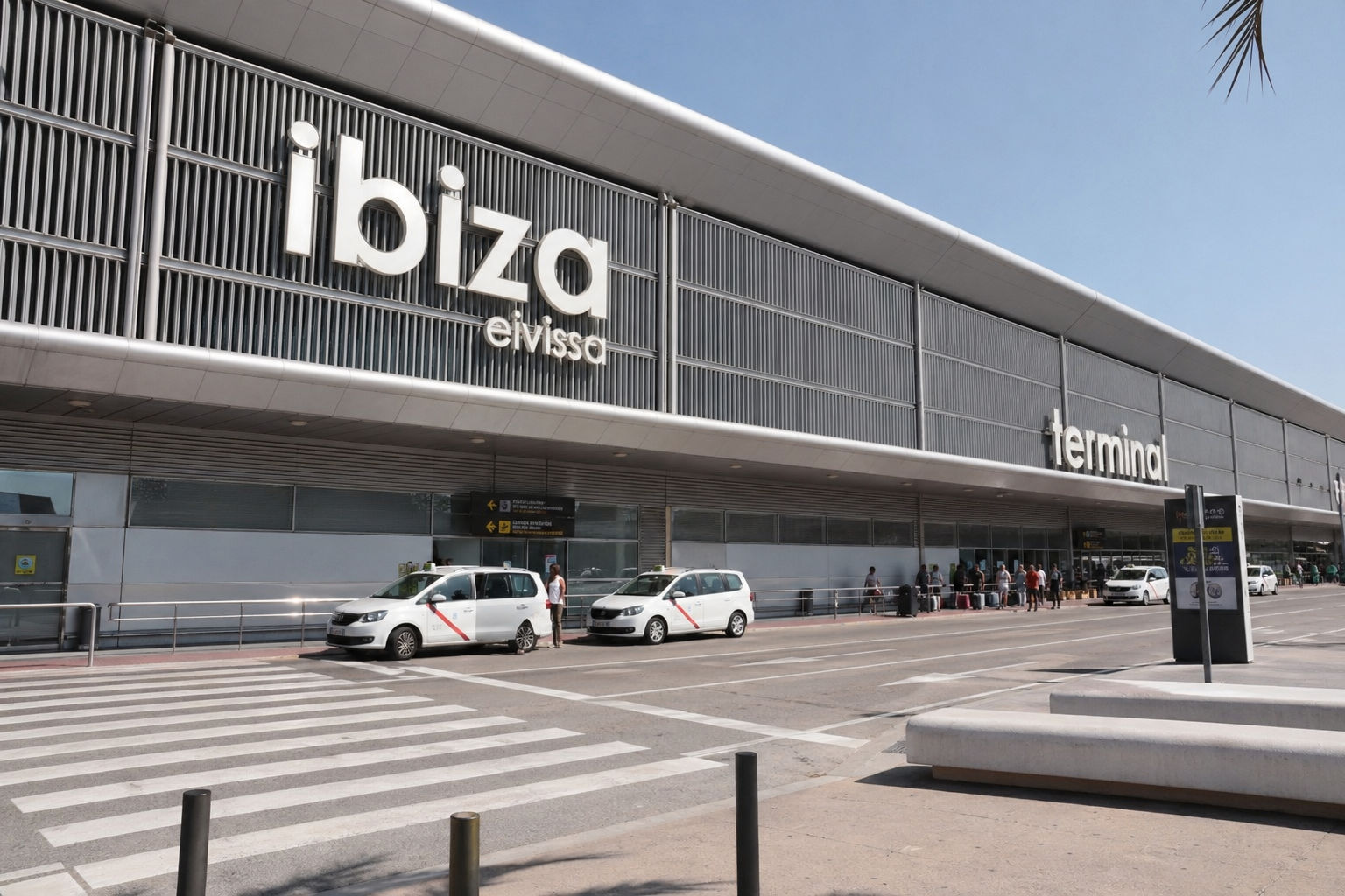 Exterior del aeropuerto de ibiza