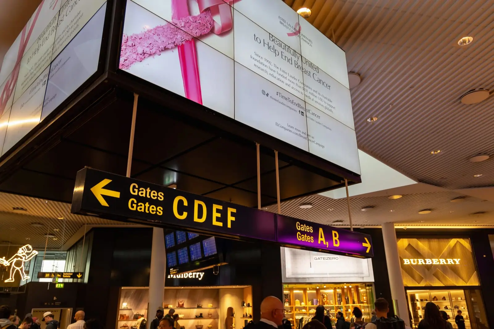 copenhagen international airport information board