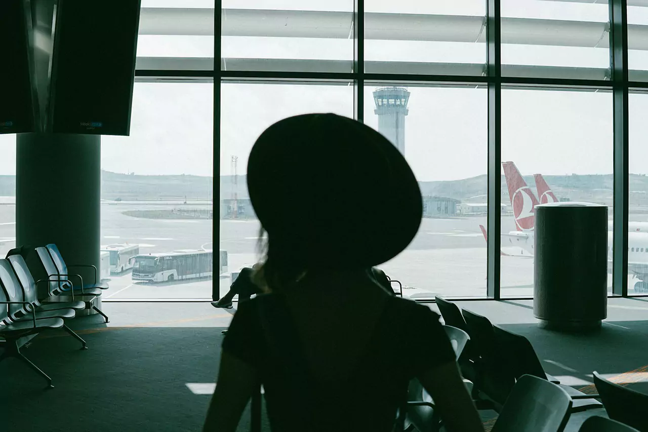 flicka pa turkiska flygbolags flygplats
