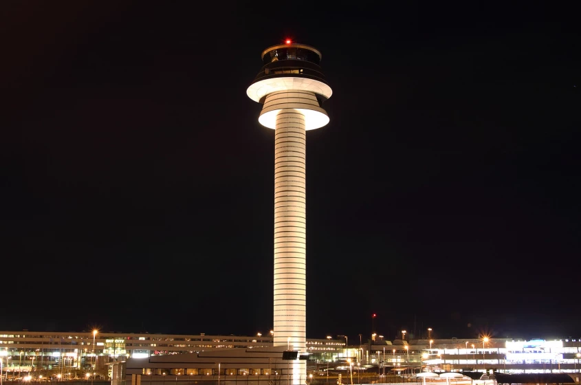 Genrebild över flygtornet på Arlanda flygplats