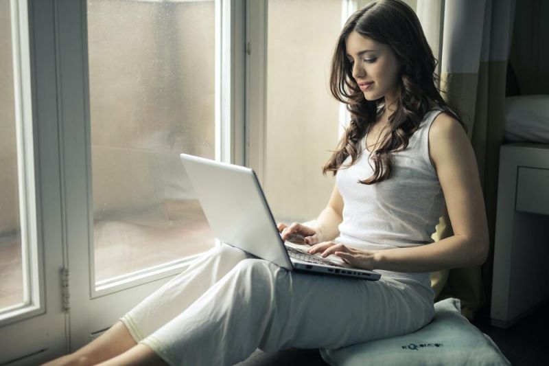 Girl is checking when she should use a sample letter to request a refund