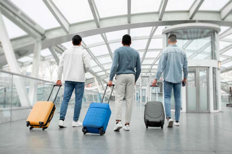Tres pasajeros abandonan el aeropuerto tras cancelar su vuelo Avianca