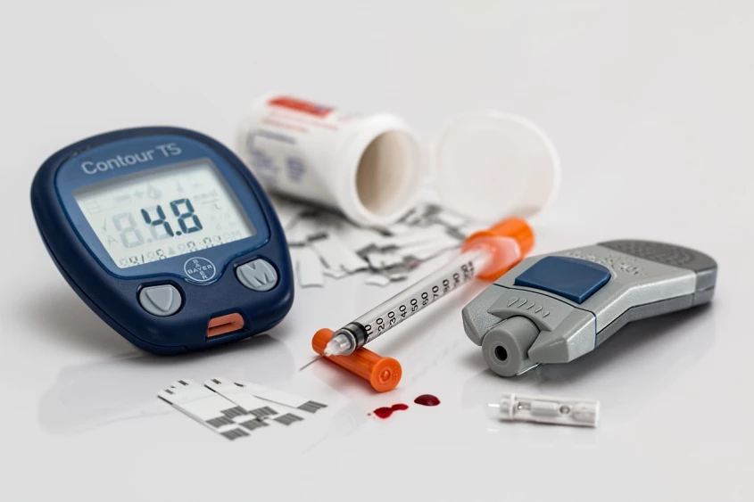 Genrebild över diabetesmedicin med tillhörande kit