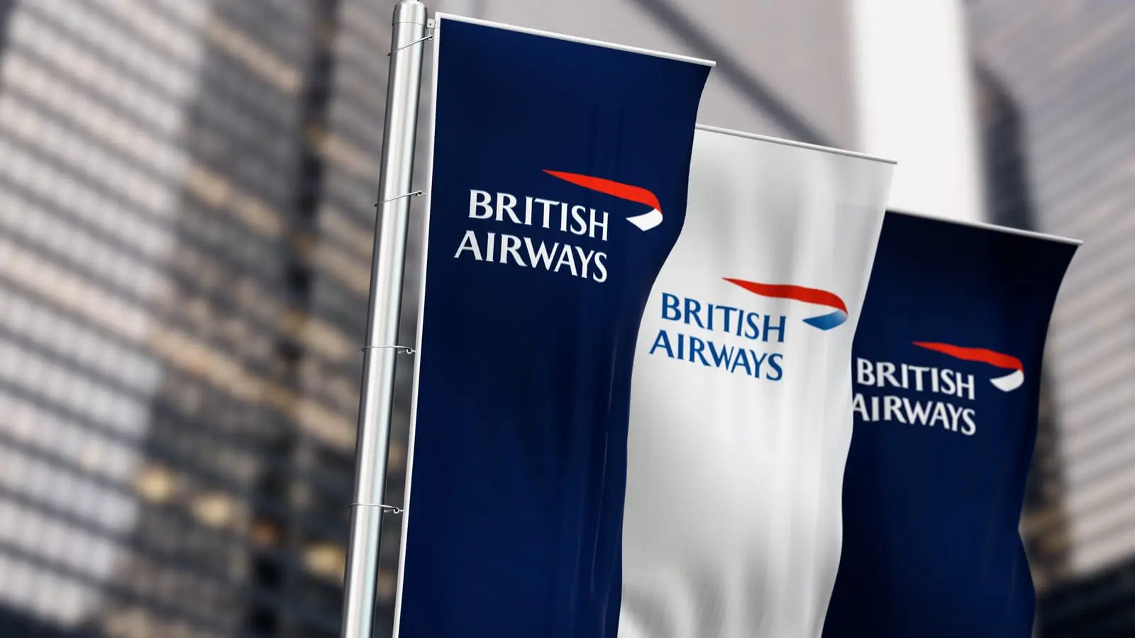 tr&ecirc;s banners verticais com o log&oacute;tipo da British Airways a ondular