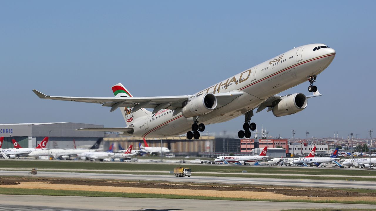 Etihad Lost Baggage: How to Get Compensated for Damaged & Delayed Bags