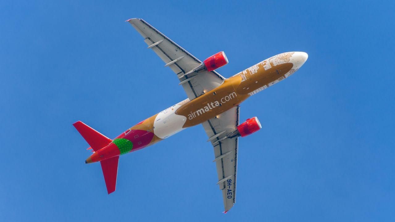 Reklamacje i kontakt do KM Malta Airlines: jak skontaktować się z obsługą klienta, telefon, mail