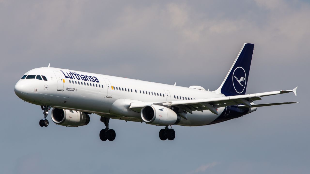 Cum să faci o plângere la Lufthansa: număr de telefon, e-mail și formular website