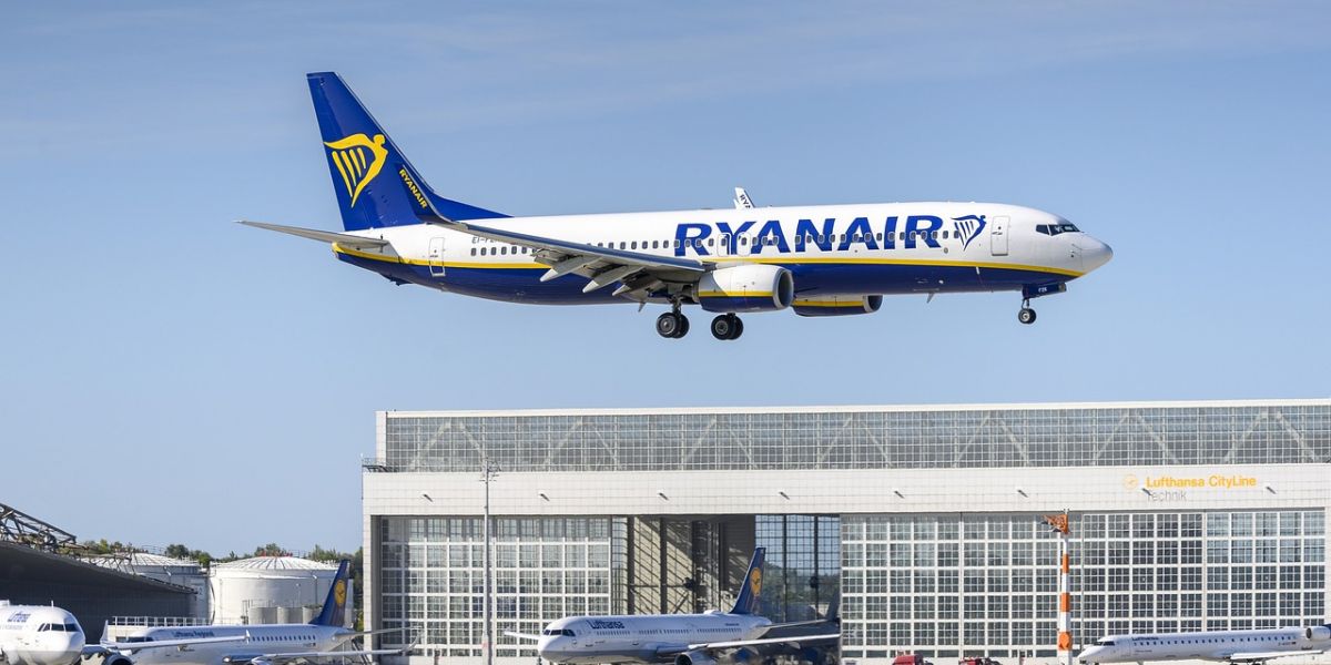 How To Contact Ryanair To Complain By Phone, Email, Or In Writing