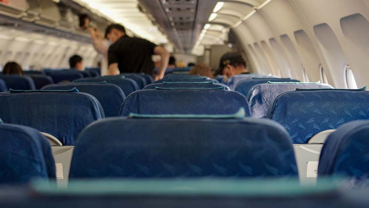 Overbooking en Boliviana de Aviación: guía para pasajeros afectados en la Unión Europea