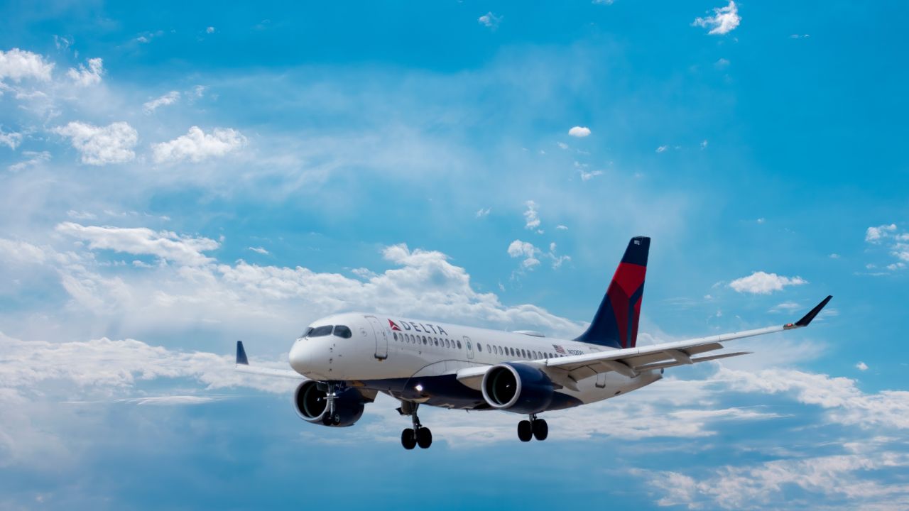 Delta Air Lines Review: Customer Experience, Prices & Baggage Size