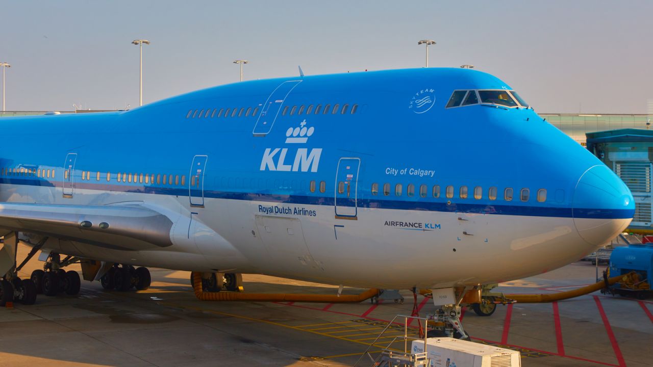 Відшкодування та компенсація KLM за скасування рейсу або затримку рейсу