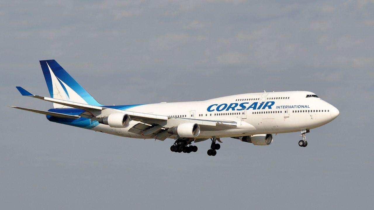 Kompenzace a refundace za Corsair airlines zmeškané nebo zrušené lety