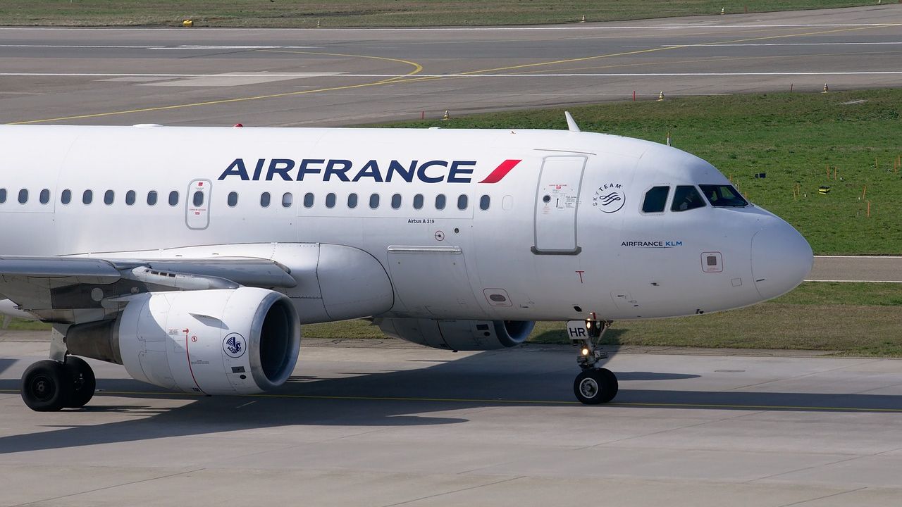 Компенсация и возврат стоимости билета за задержку или отмену рейса Air France