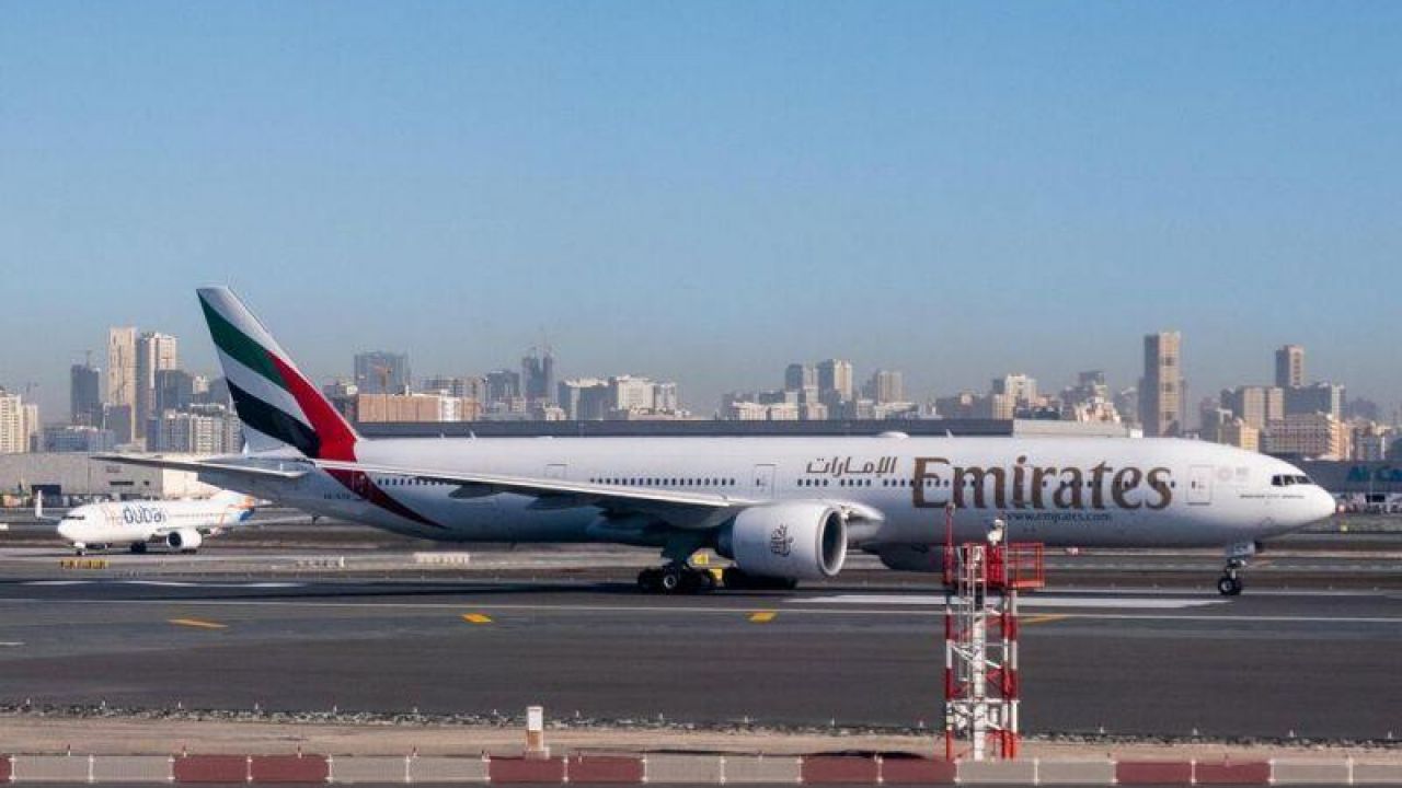 Відшкодування та компенсація Emirates за скасування рейсу або затримку рейсу