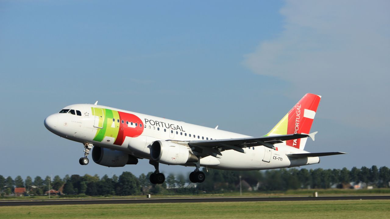 Відшкодування та компенсація TAP Portugal за скасування рейсу або затримку рейсу