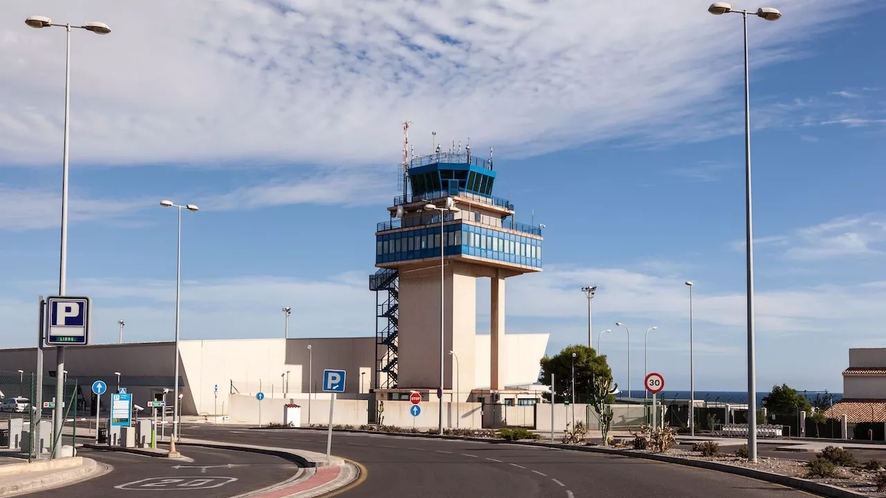 Vuelos cancelados y retrasados en Almería (LEI): estado en tiempo real