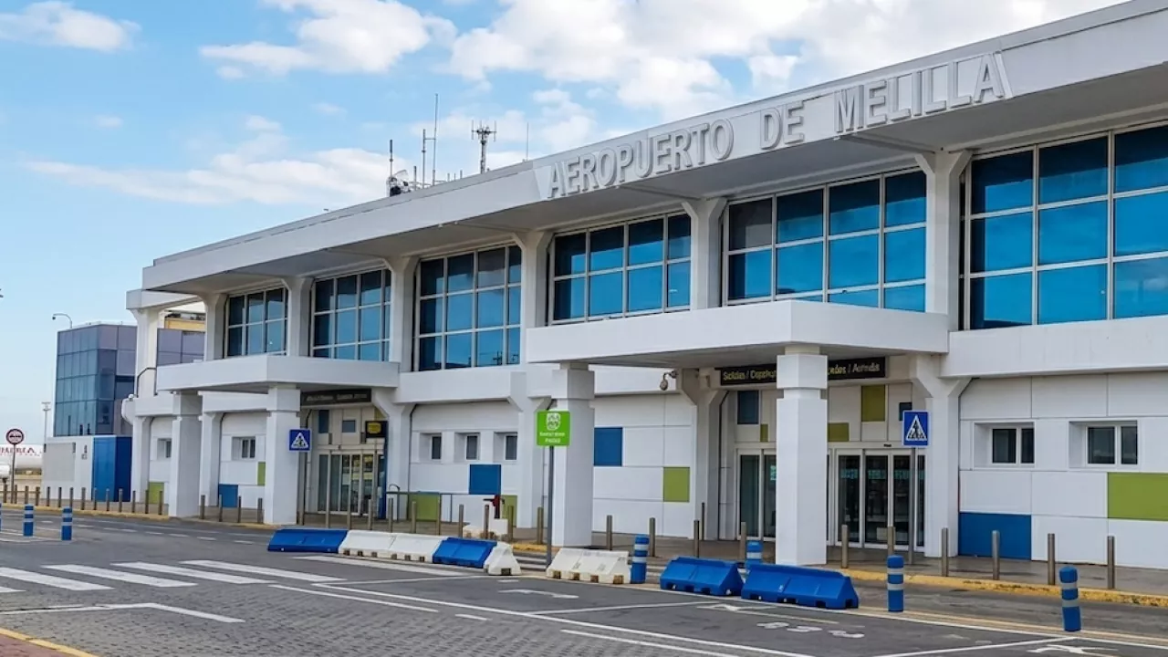 Vuelos cancelados y retrasados en el aeropuerto de Melilla hoy