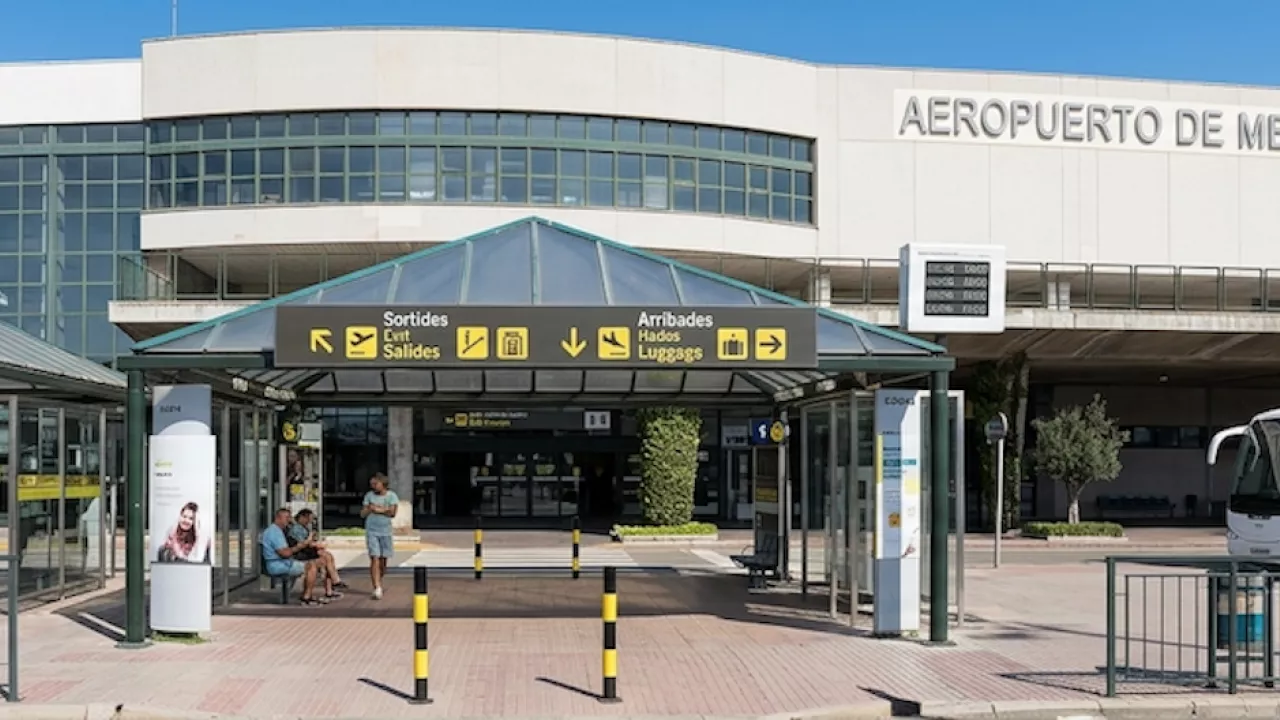 Vuelos cancelados y retrasos recientes en el aeropuerto de Menorca