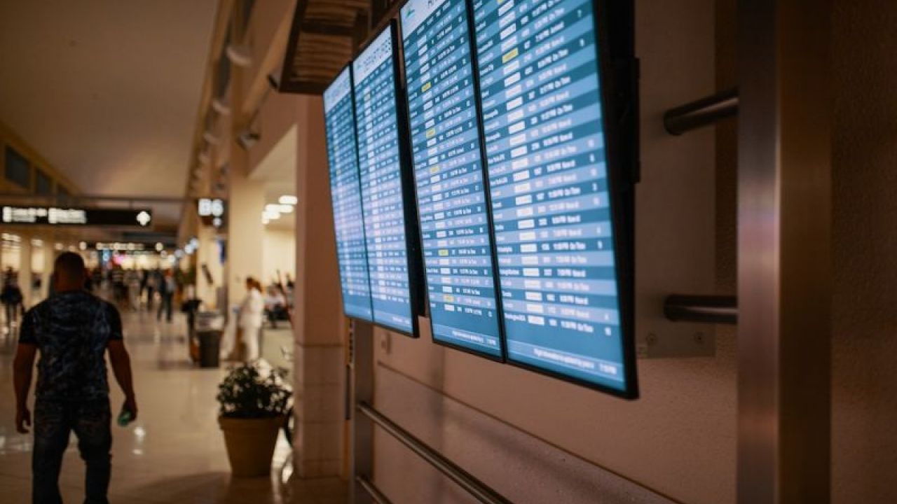 Flugzeitenänderungen: Entschädigungen und Rechte für Reisende