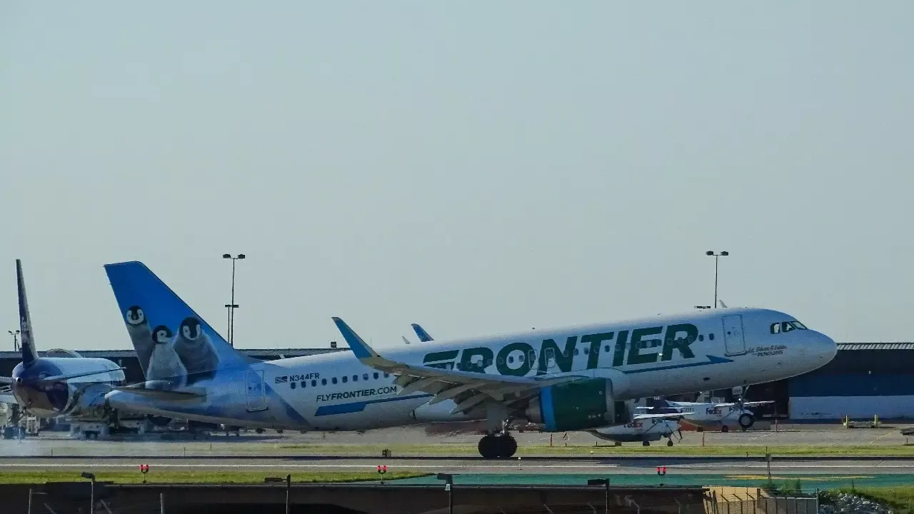 Best & worst US airlines for 3-hour+ delays
