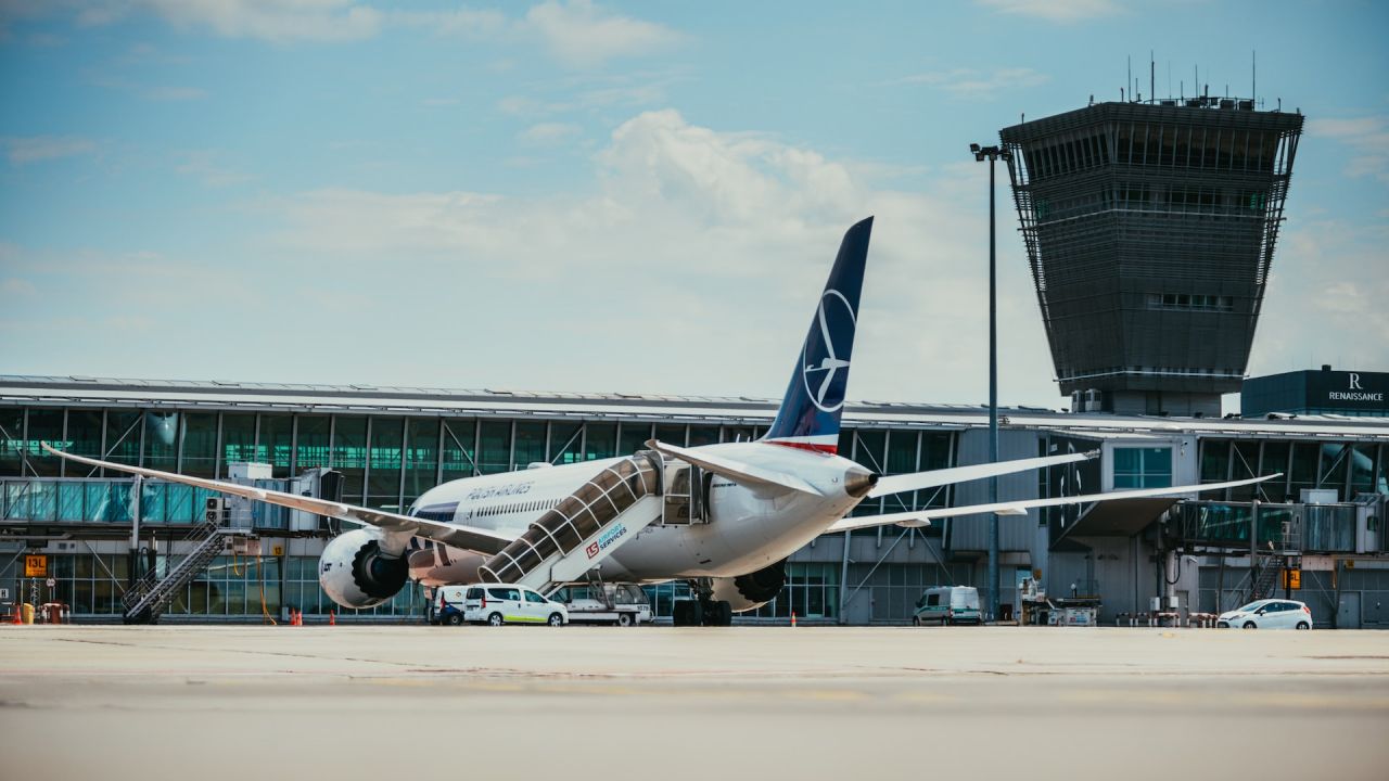 Lotniska w Polsce i problemy pasażerów