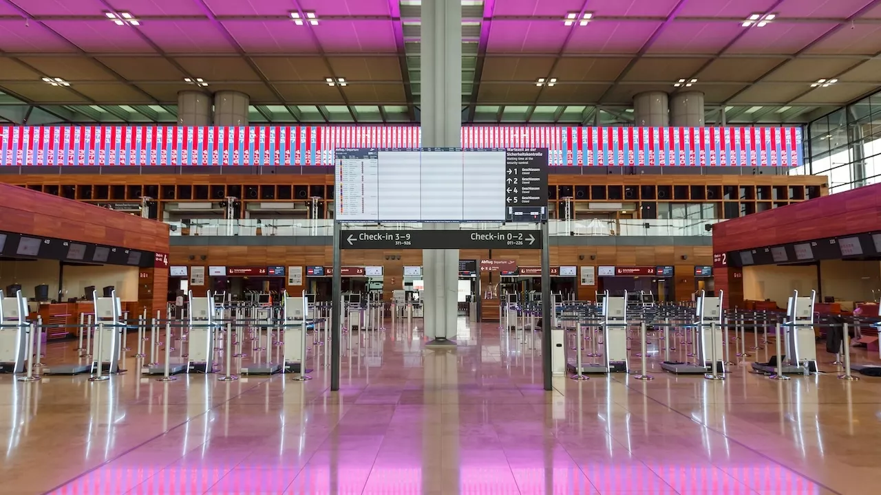 Flughafen Berlin (BER): Wartezeiten & Tipps für Passagiere