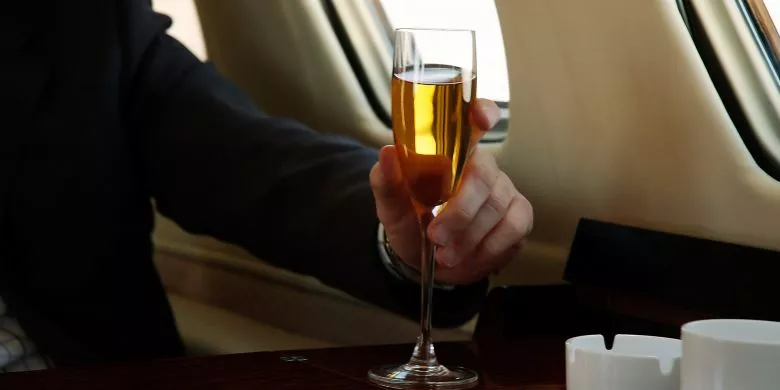 Провоз алкоголя в самолете