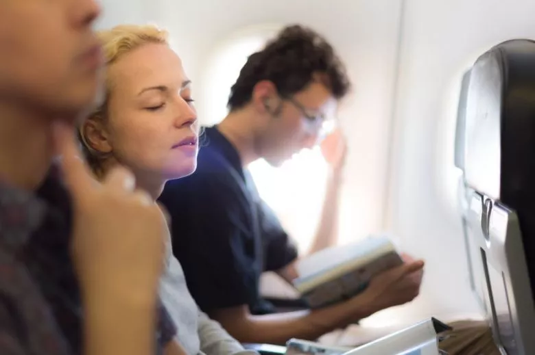 Как уснуть в самолете