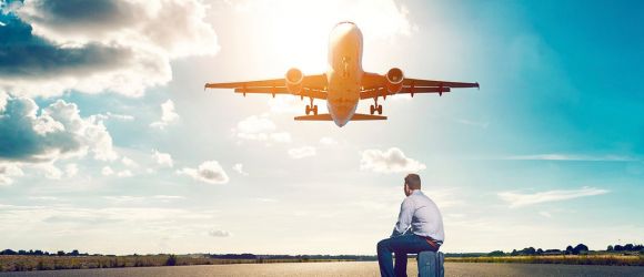 Surmonter la peur de l’avion : conseils et astuces pour se détendre pendant le vol