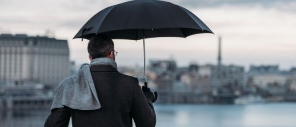 Can I take an umbrella on a plane? Travel Tips from AirAdvisor