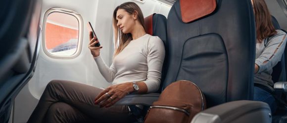 ¿Hay WiFi en los aviones? Todo lo que debes saber