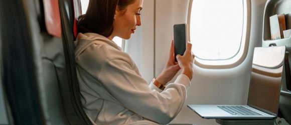 ¿Hay WiFi en los aviones? Todo lo que debes saber