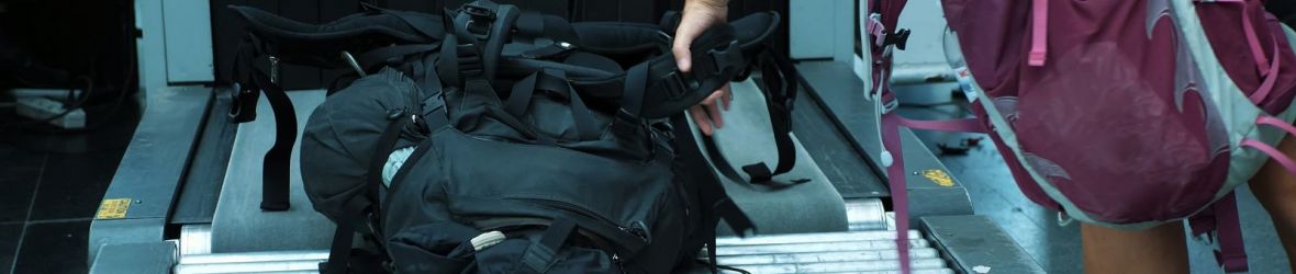Kontrola bezpieczeństwa na lotnisku - jak przejść ją bezstresowo?