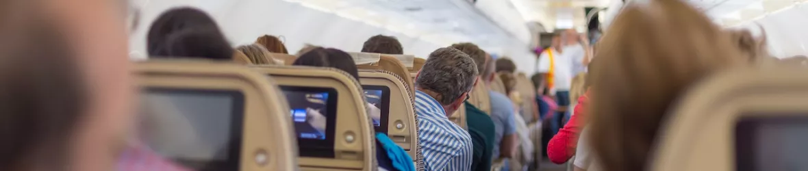 Consejos para viajar cómodamente en avión como pasajero con sobrepeso